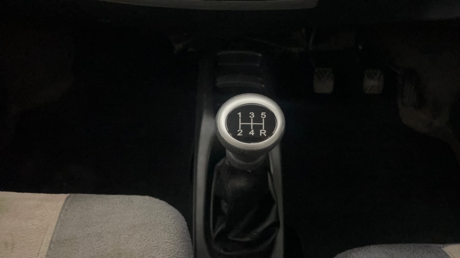 Used 2012 Maruti Suzuki Wagon R LXi Petrol Manual interior GEAR  KNOB VIEW