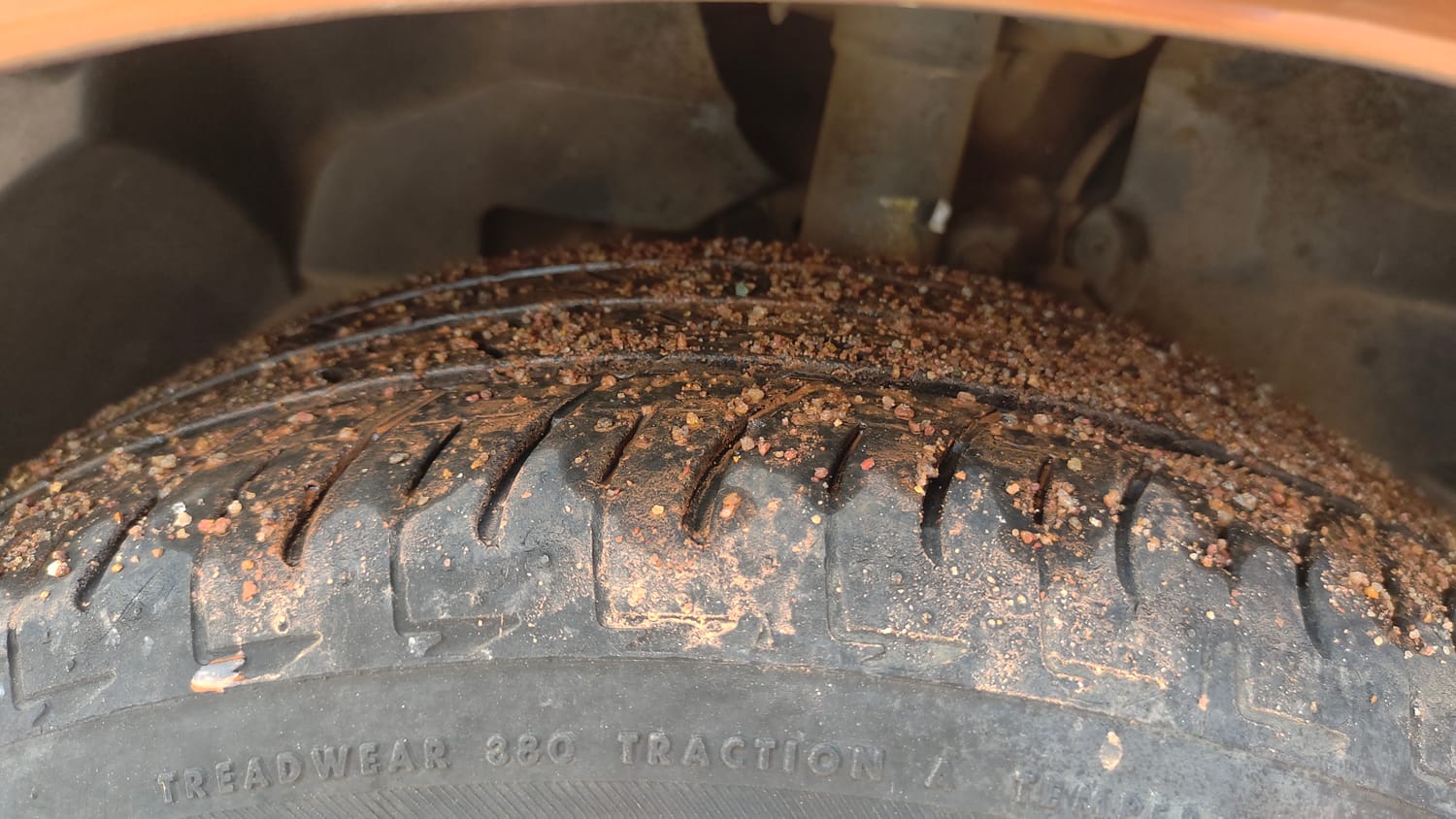 Used 2018 Ford EcoSport Titanium + 1.5L Ti-VCT AT Petrol Automatic tyres LEFT FRONT TYRE TREAD VIEW