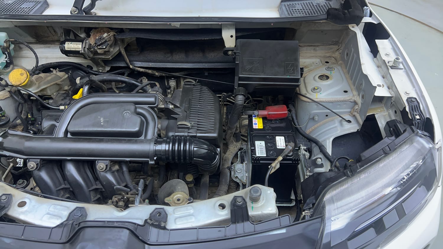 Used 2022 Renault Kwid RXT 1.0 Petrol Manual engine ENGINE LEFT SIDE VIEW