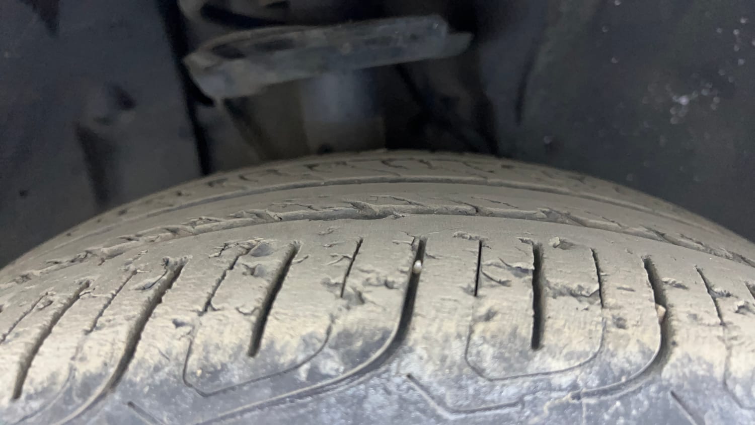 Used 2022 Tata Altroz XZ Plus Petrol Dark Edition Petrol Manual tyres RIGHT FRONT TYRE TREAD VIEW