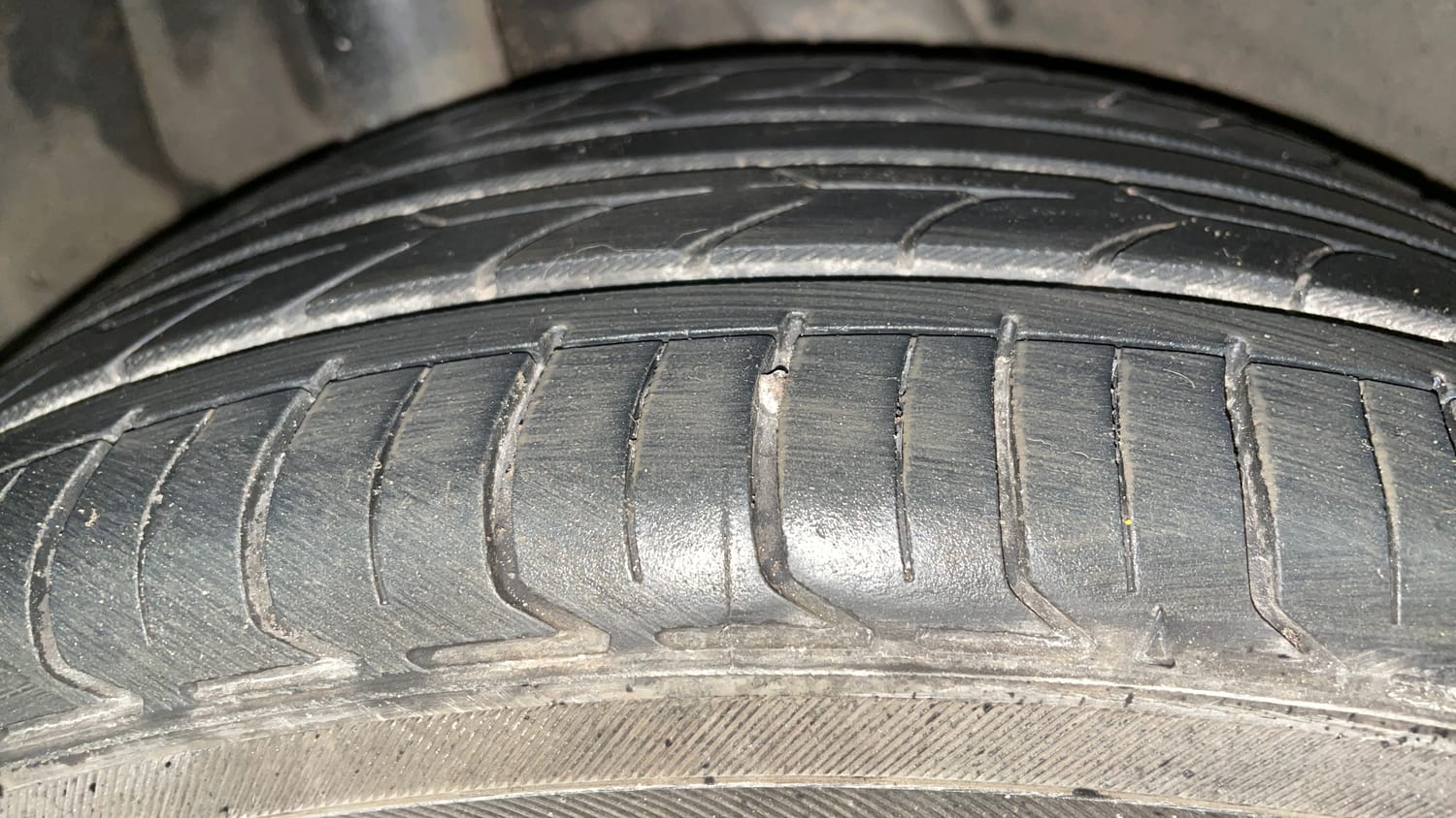 Used 2021 Hyundai Verna SX (O) 1.6 VTVT AT Petrol Automatic tyres RIGHT REAR TYRE TREAD VIEW