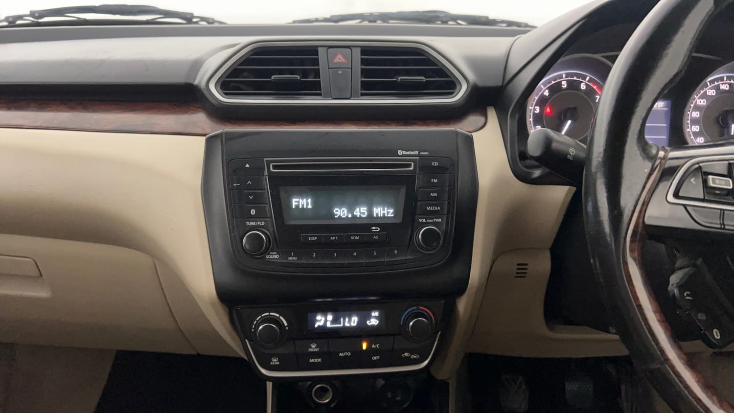Used 2017 Maruti Suzuki Dzire ZXi Petrol Manual interior MUSIC SYSTEM & AC CONTROL VIEW