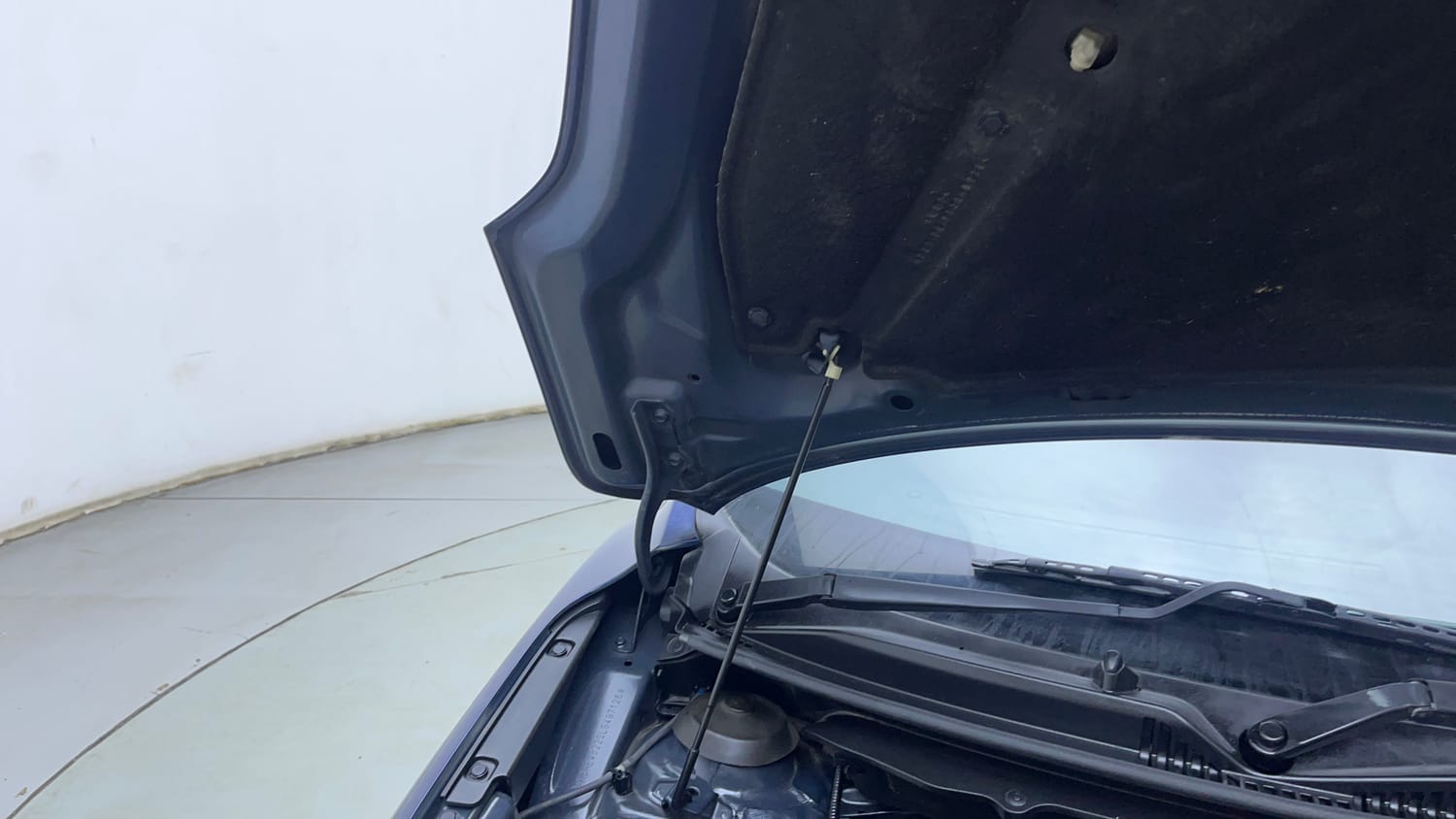 Used 2020 Maruti Suzuki Baleno Zeta Automatic Petrol Automatic engine ENGINE RIGHT SIDE HINGE & APRON VIEW