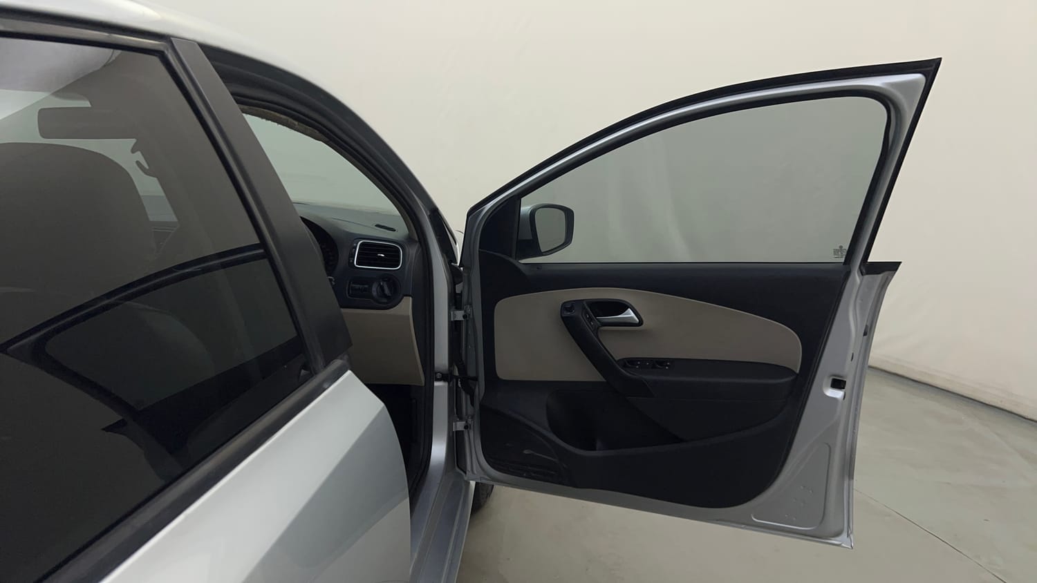 Used 2014 Volkswagen Polo Comfortline 1.2L (P) Petrol Manual interior RIGHT FRONT DOOR OPEN VIEW