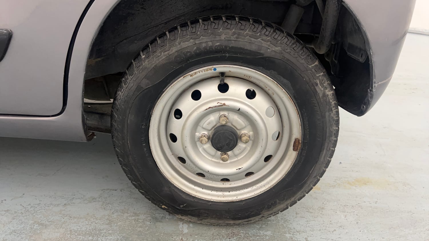 Used 2012 Maruti Suzuki Wagon R LXi Petrol Manual tyres LEFT REAR TYRE RIM VIEW