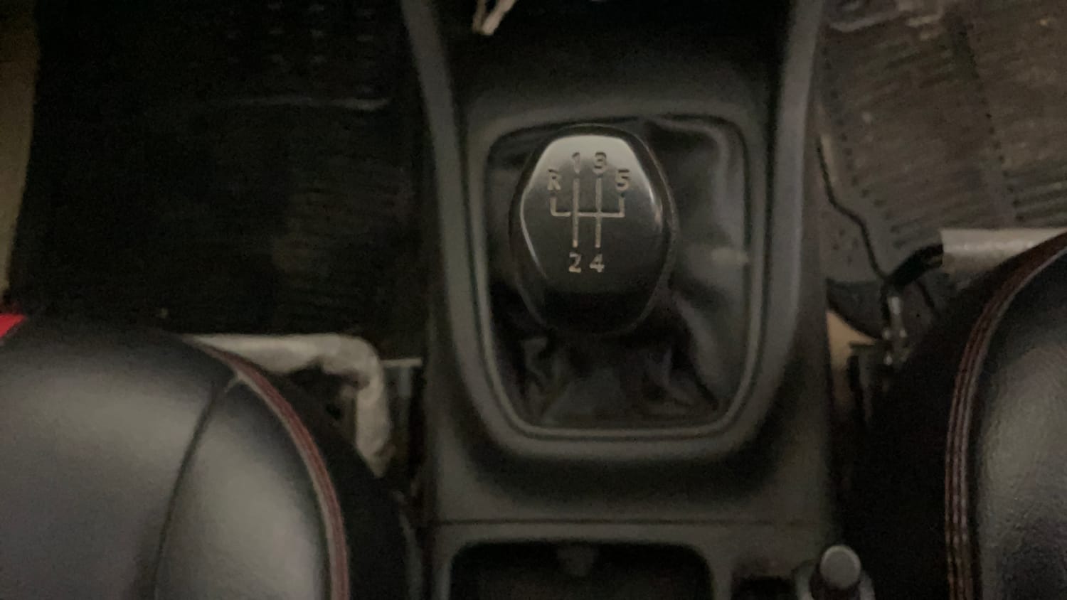 Used 2021 Renault Triber RXE Petrol Manual interior GEAR  KNOB VIEW