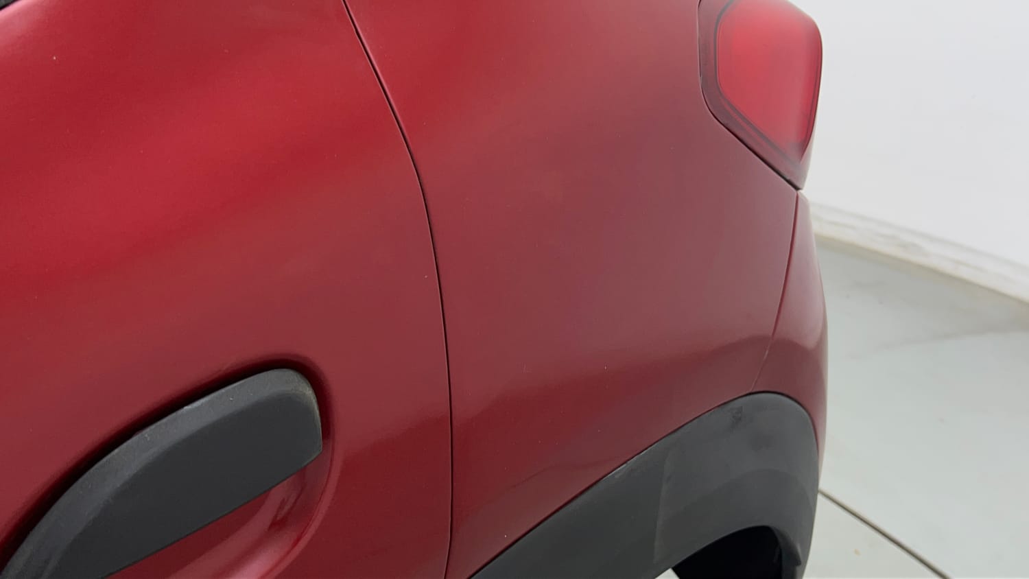 Used 2018 Renault Kwid 1.0 Marvel Iron Man Edition AMT Petrol Automatic dents MINOR SCRATCH