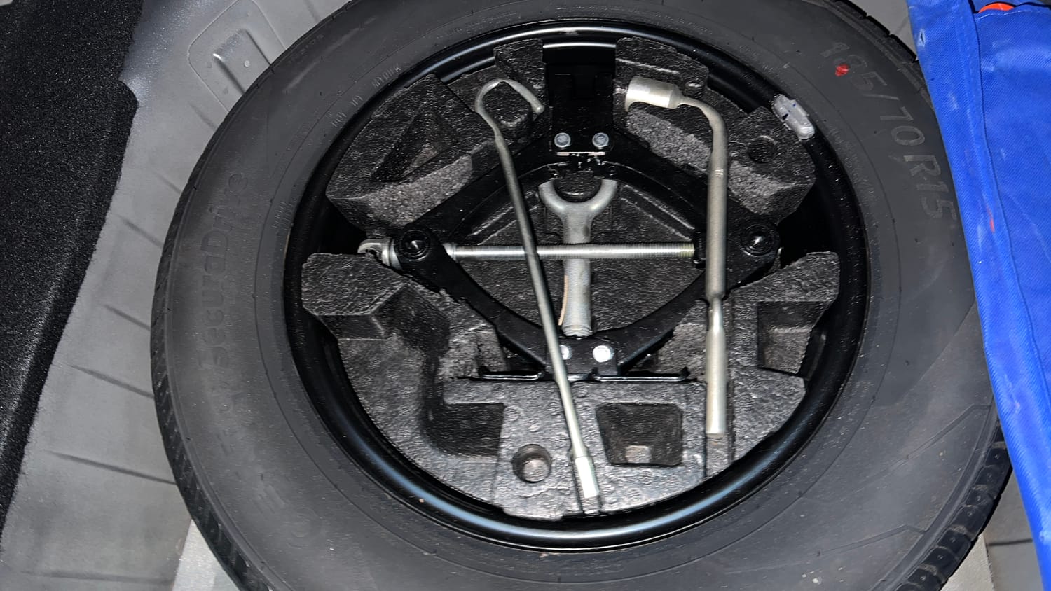 Used 2022 Tata Punch Adventure MT Petrol Manual tyres SPARE TYRE VIEW