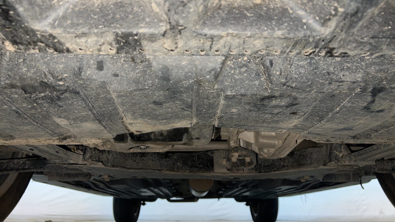 Used 2024 Toyota Urban Cruiser Hyryder V Hybrid Hybrid Automatic extra FRONT LEFT UNDERBODY VIEW