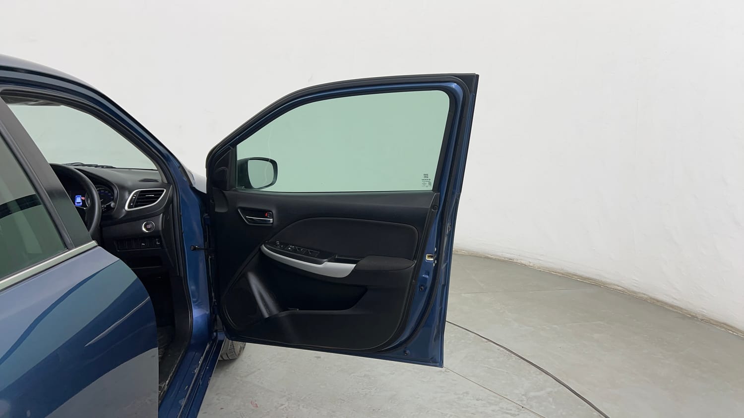 Used 2017 Maruti Suzuki Baleno Alpha 1.2 Petrol Manual interior RIGHT FRONT DOOR OPEN VIEW