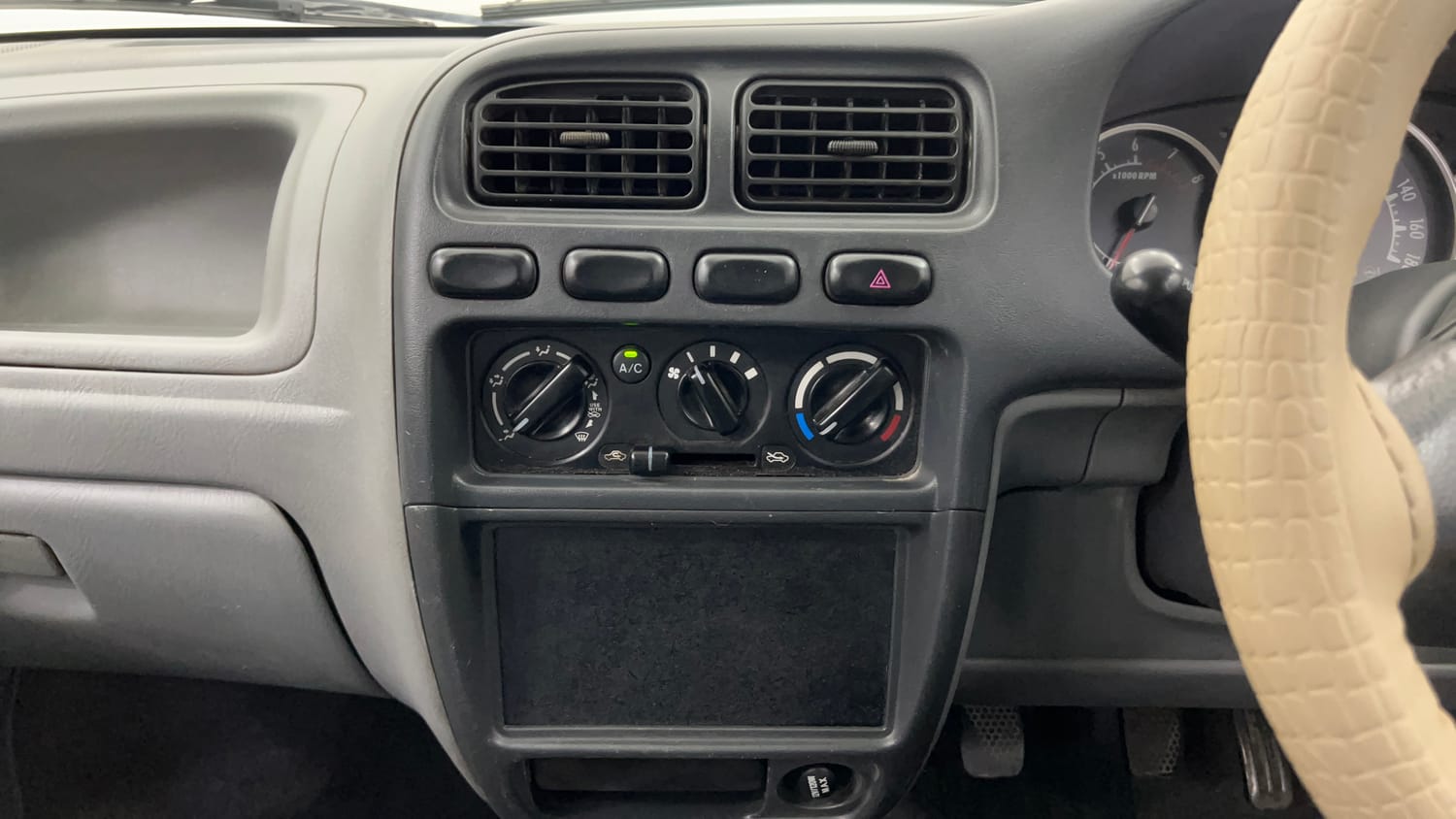 Used 2012 Maruti Suzuki Alto K10 VXi Petrol Manual interior MUSIC SYSTEM & AC CONTROL VIEW
