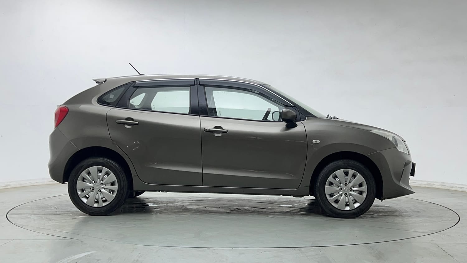 Used 2021 Maruti Suzuki Baleno Sigma Petrol Manual exterior RIGHT SIDE VIEW