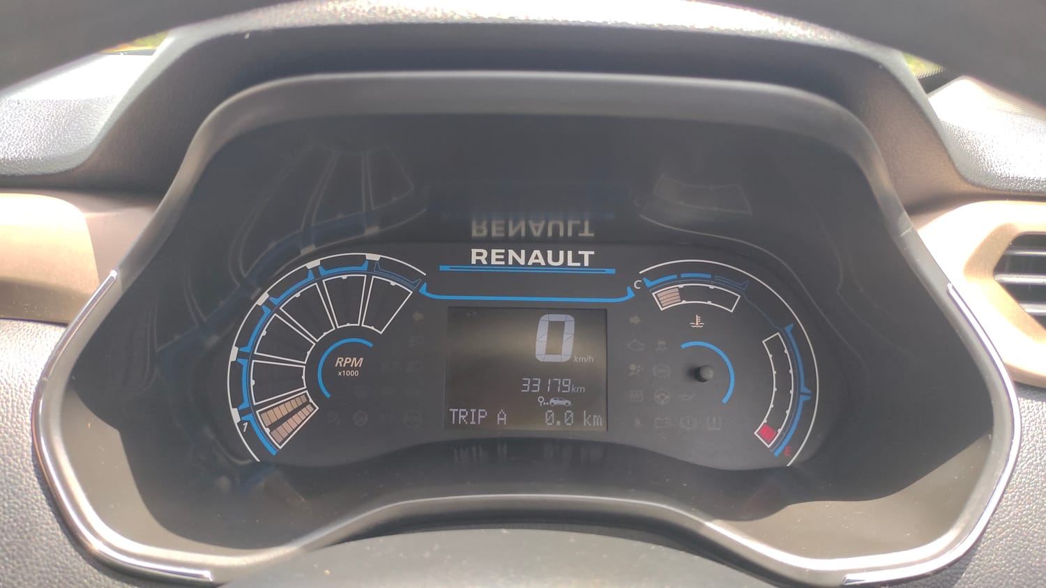 Used 2021 Renault Kiger RXT MT Petrol Manual interior CLUSTERMETER VIEW