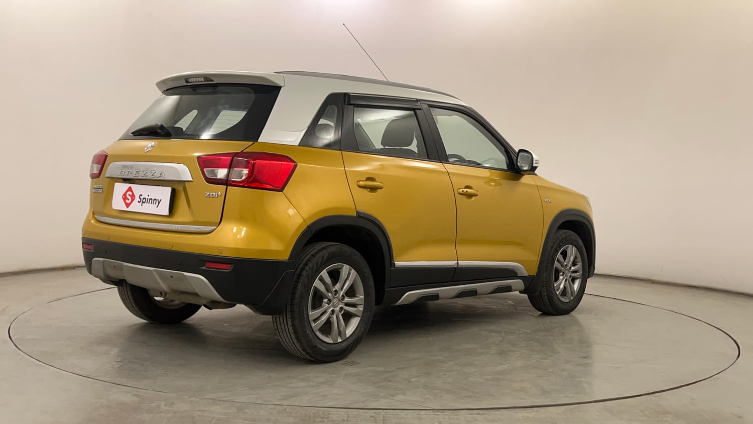Used 2017 Maruti Suzuki Vitara Brezza ZDi+ Dual Tone Diesel Manual exterior RIGHT REAR CORNER VIEW