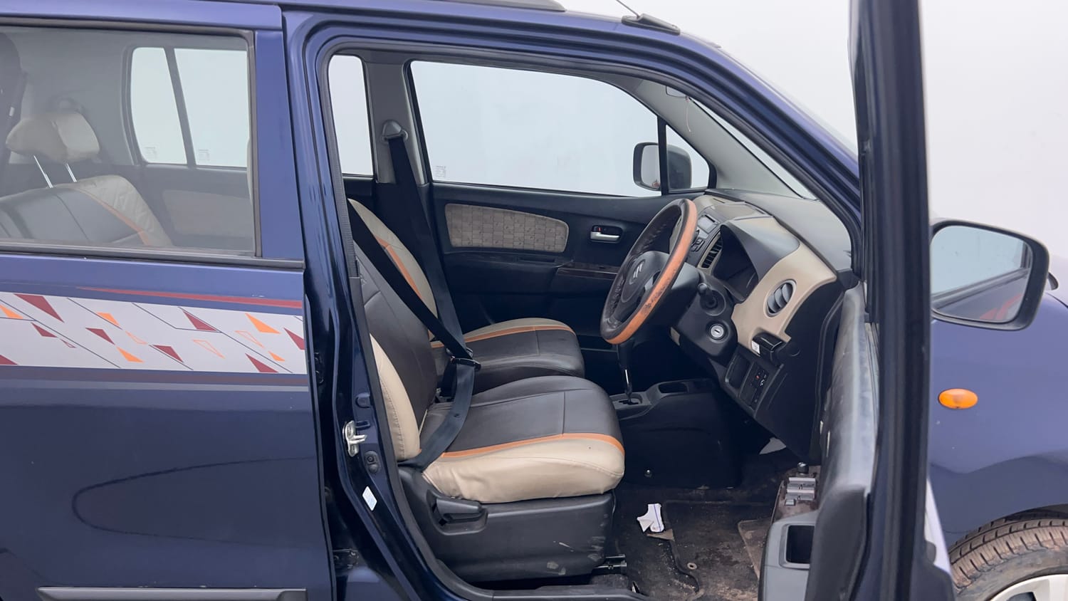 Used 2019 Maruti Suzuki Wagon R 1.0 VXI AMT Petrol Automatic interior RIGHT SIDE FRONT DOOR CABIN VIEW