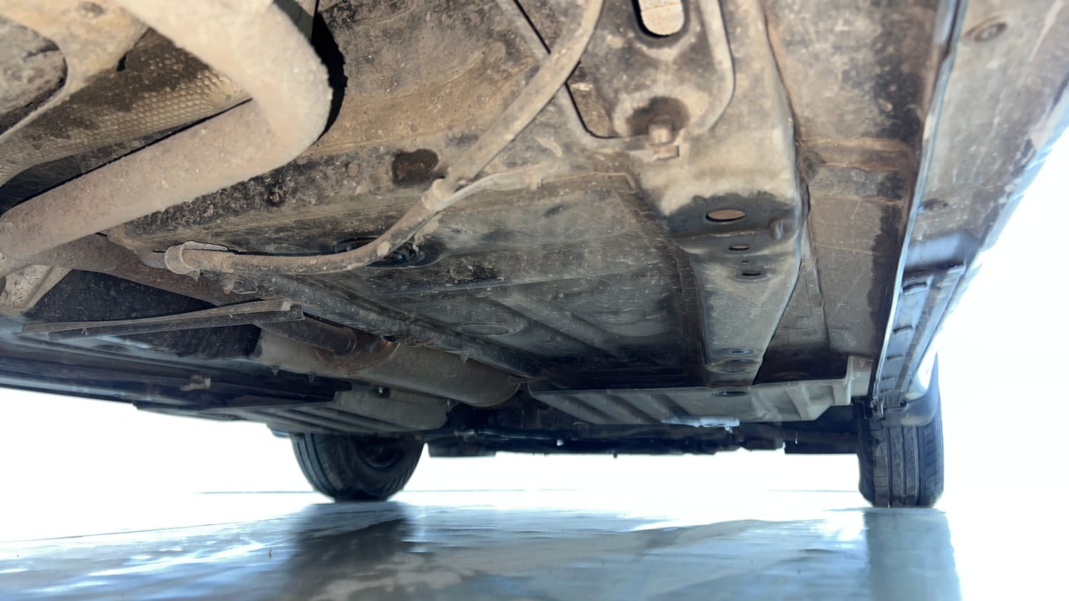 Used 2022 Maruti Suzuki Swift VXi Petrol Manual extra REAR RIGHT UNDERBODY VIEW