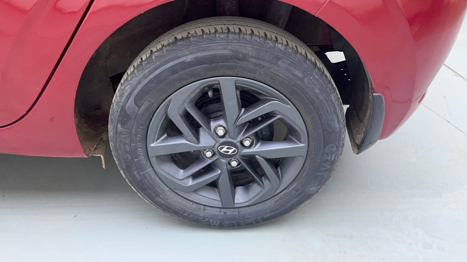 Used 2021 Hyundai Grand i10 Nios Sportz AMT 1.2 Kappa VTVT Petrol Automatic tyres LEFT REAR TYRE RIM VIEW