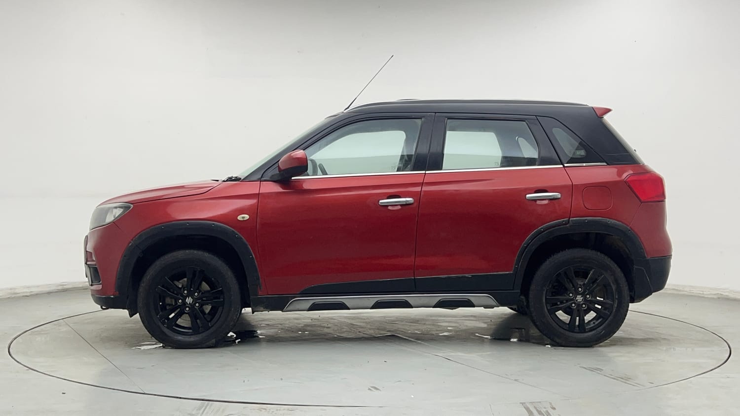 Used 2018 Maruti Suzuki Vitara Brezza [2016-2020] VDi Diesel Manual exterior LEFT SIDE VIEW