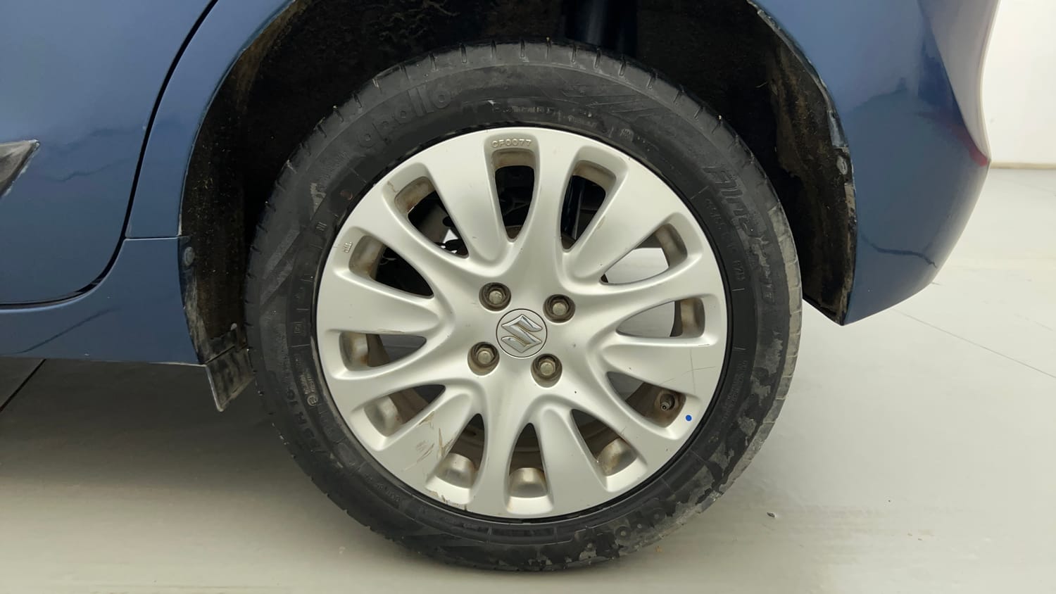 Used 2016 Maruti Suzuki Baleno Zeta 1.2 Petrol Manual tyres LEFT REAR TYRE RIM VIEW
