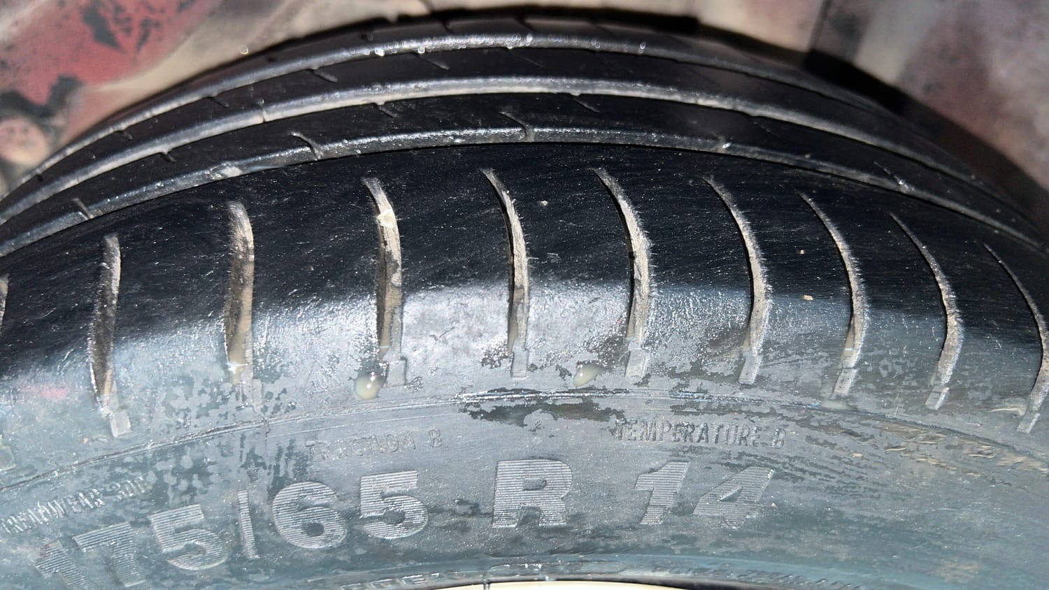 Used 2015 Ford Figo Aspire Trend 1.2 Ti-VCT Petrol Manual tyres LEFT REAR TYRE TREAD VIEW
