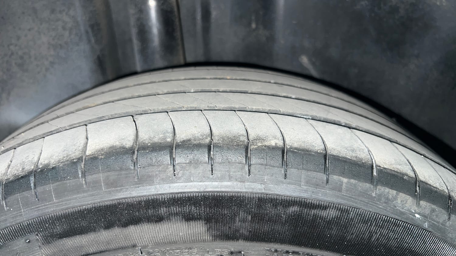 Used 2018 Skoda Rapid Style 1.6 MPI Petrol Manual tyres RIGHT REAR TYRE TREAD VIEW