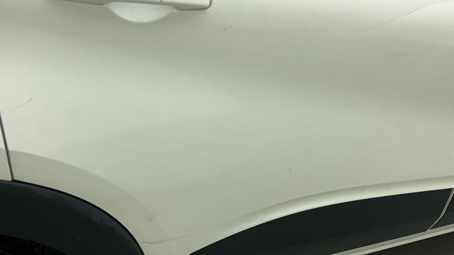 Used 2022 Renault Triber RXZ Petrol Automatic dents MINOR DENT