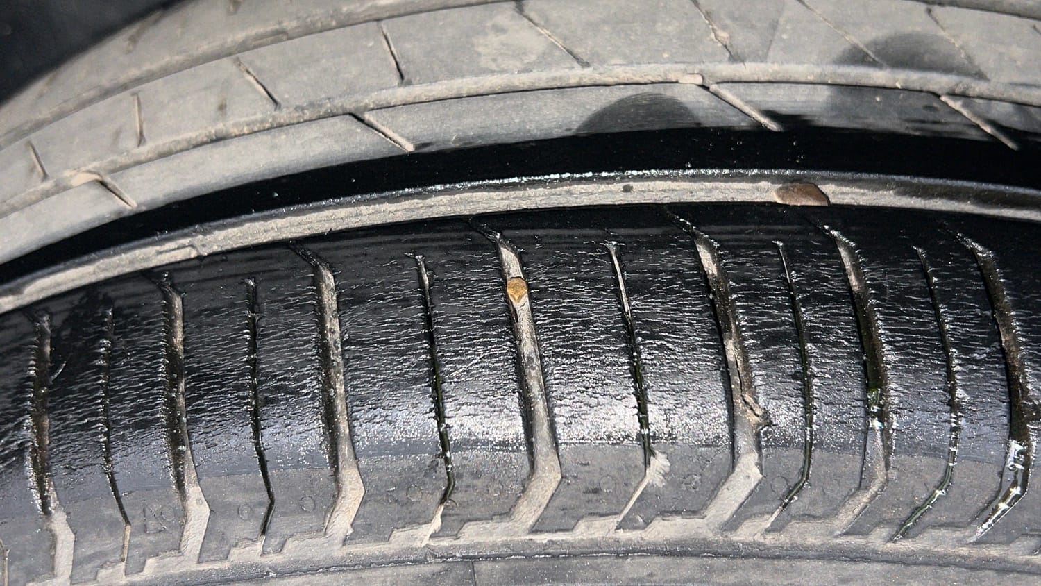 Used 2023 Tata Punch Pure MT Petrol Manual tyres RIGHT REAR TYRE TREAD VIEW