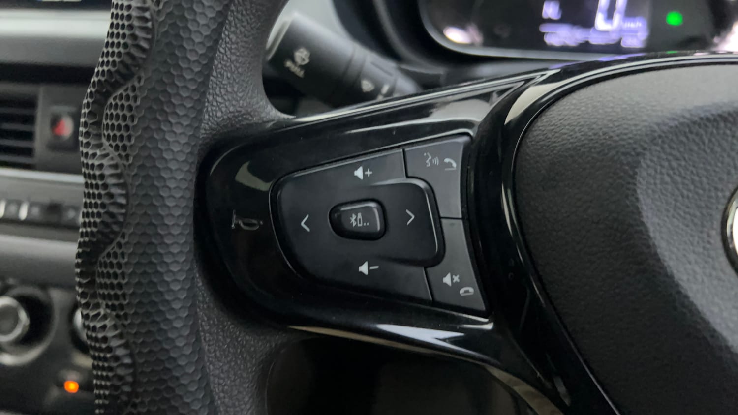 Used 2022 Tata Nexon XMA (S) Diesel Diesel Automatic top_features Steering mounted controls