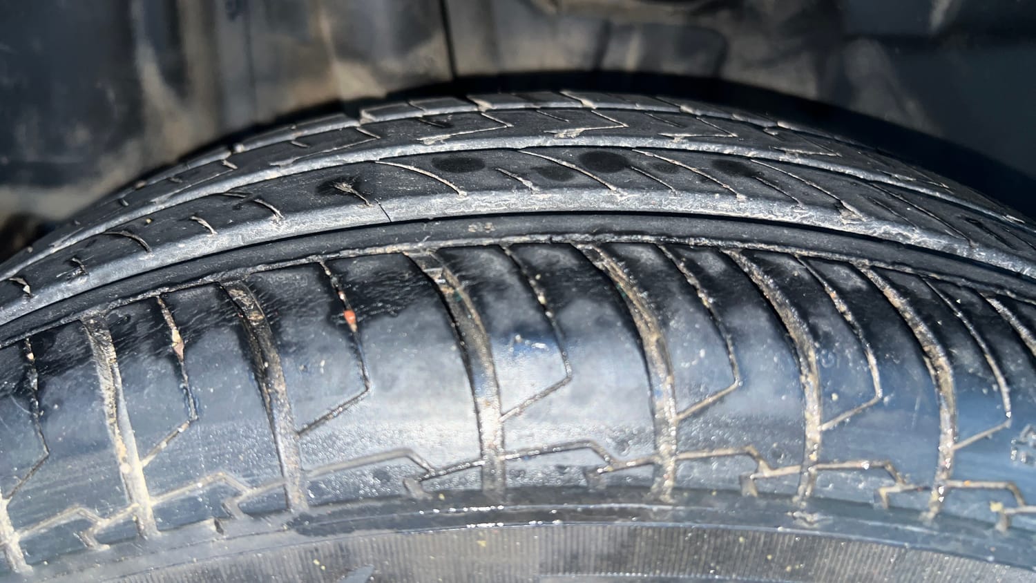 Used 2022 Maruti Suzuki Swift VXi Petrol Manual tyres RIGHT REAR TYRE TREAD VIEW