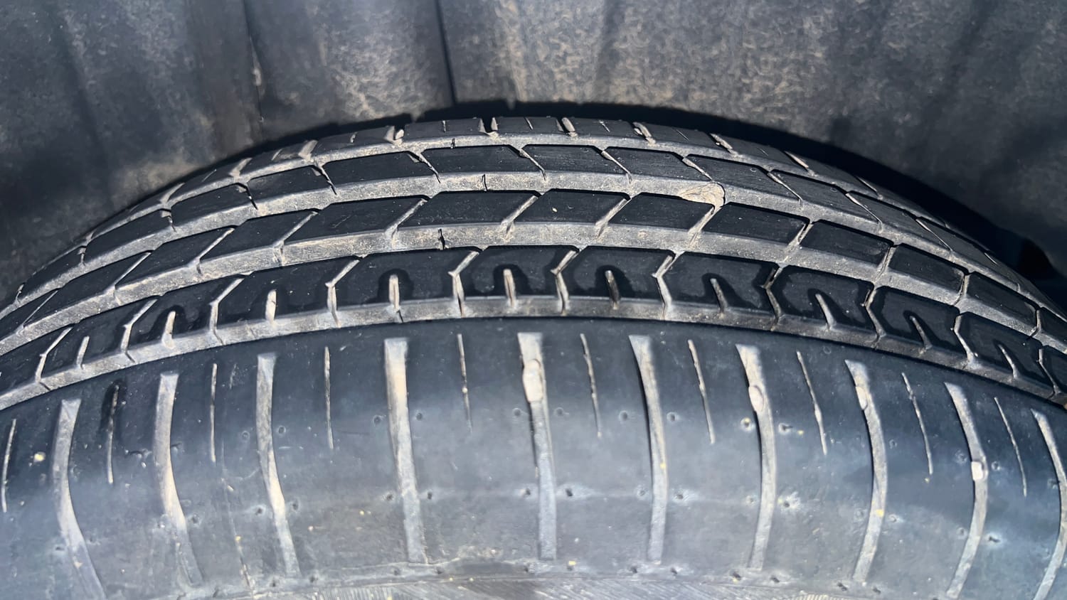 Used 2024 Toyota Glanza E Petrol Manual tyres RIGHT REAR TYRE TREAD VIEW