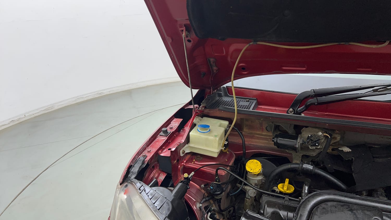 Used 2018 Renault Kwid 1.0 Marvel Iron Man Edition AMT Petrol Automatic engine ENGINE RIGHT SIDE HINGE & APRON VIEW