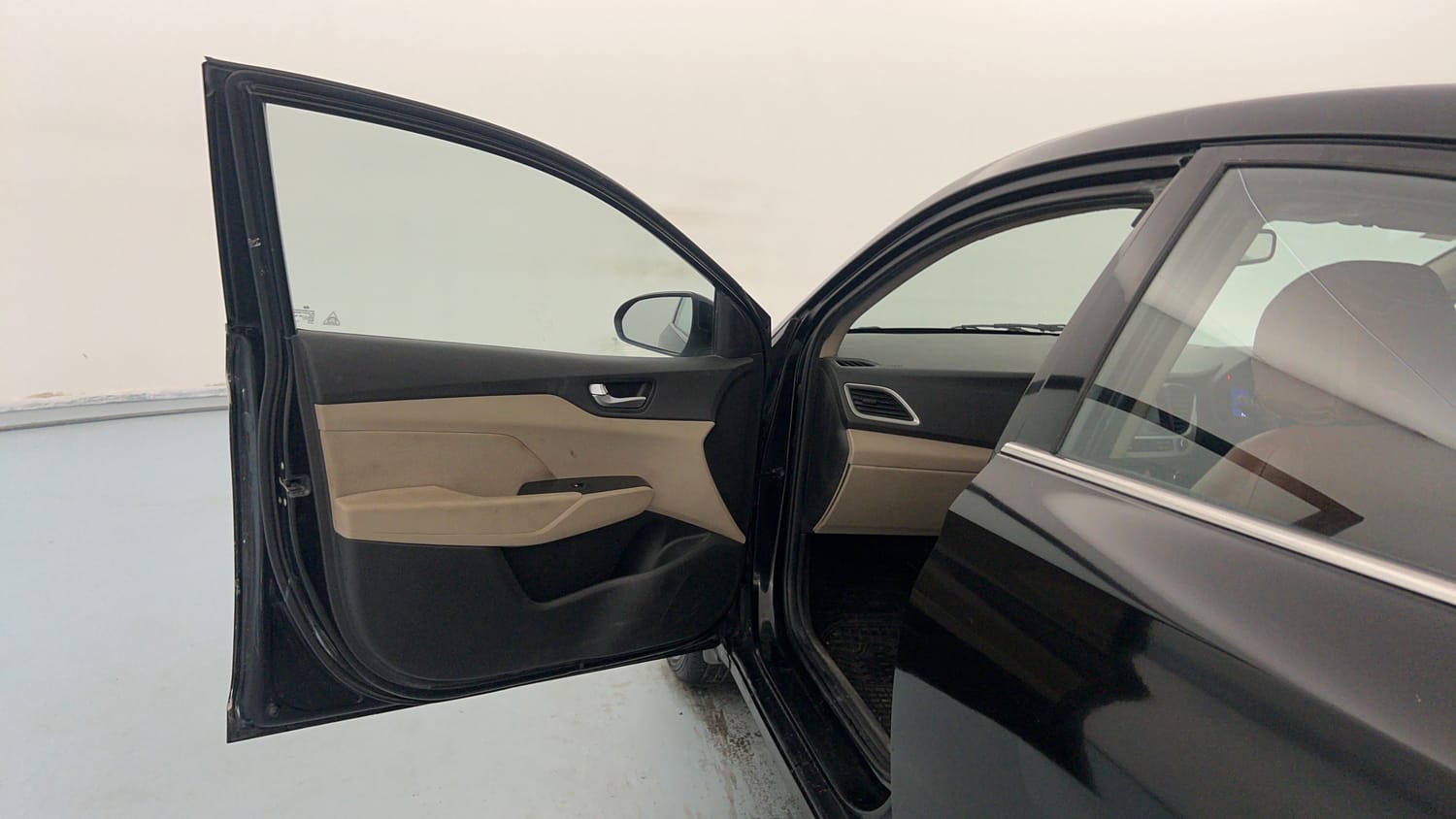 Used 2018 Hyundai Verna SX 1.6 VTVT Petrol Manual interior LEFT FRONT DOOR OPEN VIEW