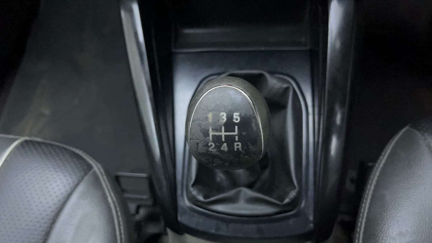 Used 2016 Ford EcoSport Trend 1.5L Ti-VCT Petrol Manual interior GEAR  KNOB VIEW