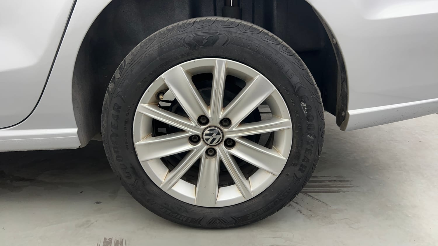 Used 2018 Volkswagen Vento Highline 1.6 (P) Petrol Manual tyres LEFT REAR TYRE RIM VIEW