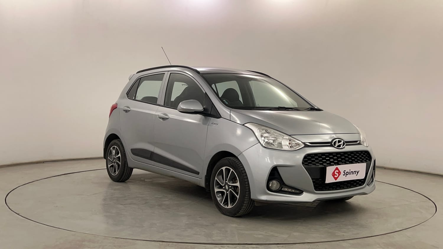 Used 2019 Hyundai Grand i10 Sportz AT 1.2 Kappa VTVT Petrol Automatic exterior RIGHT FRONT CORNER VIEW