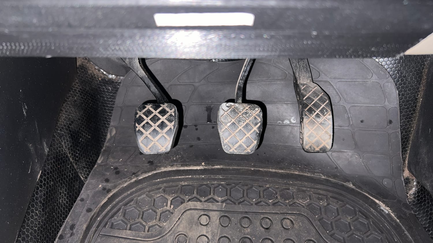 Used 2014 Volkswagen Polo Comfortline 1.2L (P) Petrol Manual interior PEDALS VIEW