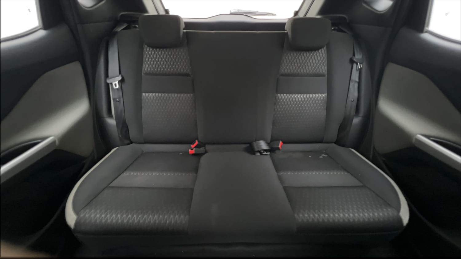 Used 2021 Nissan Magnite XE Petrol Manual interior REAR SEAT CONDITION VIEW