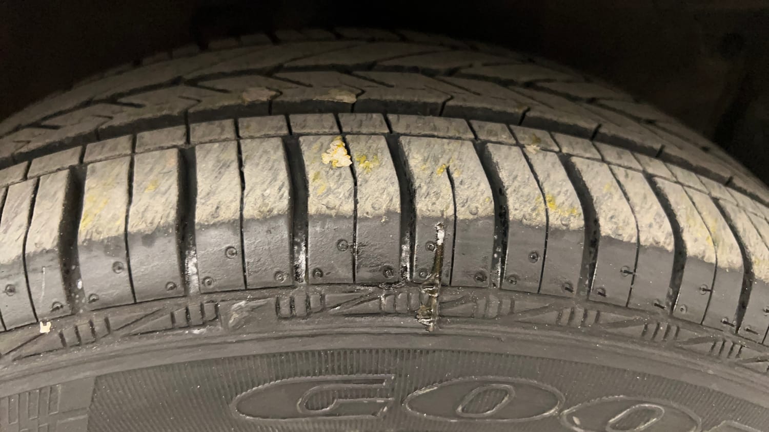 Used 2017 Maruti Suzuki Celerio VXi AMT Petrol Automatic tyres RIGHT FRONT TYRE TREAD VIEW