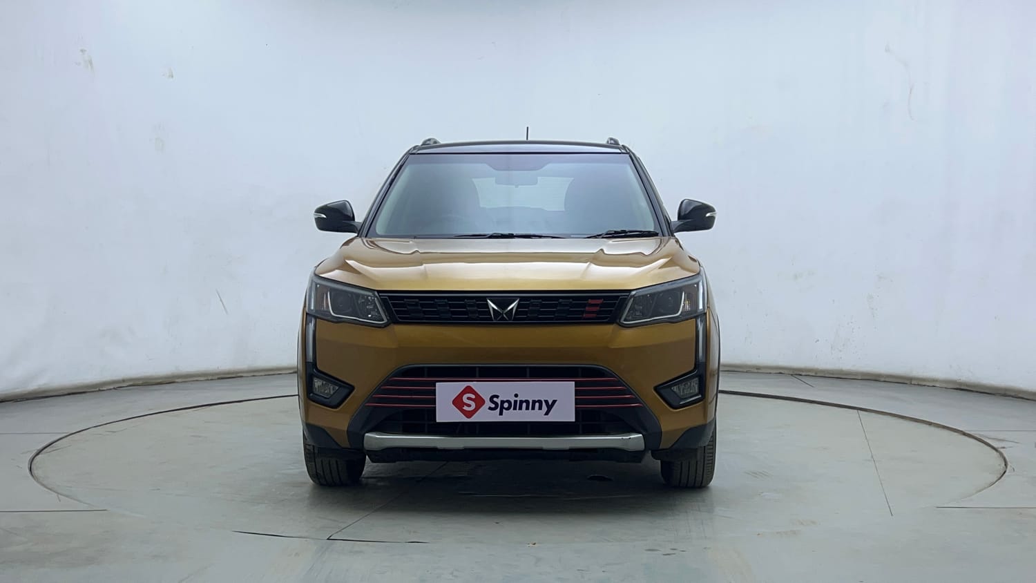 Used 2023 Mahindra XUV 300 W8 1.2 Petrol Petrol Manual exterior FRONT VIEW