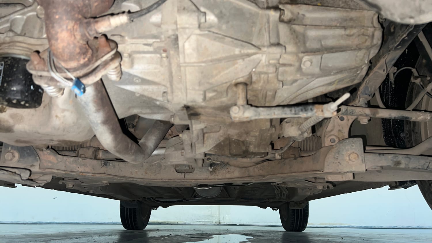 Used 2017 Maruti Suzuki Dzire ZXi Petrol Manual extra FRONT LEFT UNDERBODY VIEW