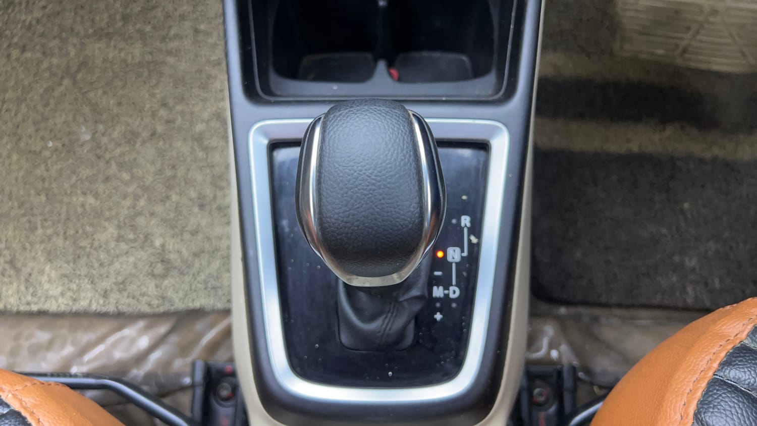 Used 2017 Maruti Suzuki Dzire VXi AMT Petrol Automatic interior GEAR  KNOB VIEW