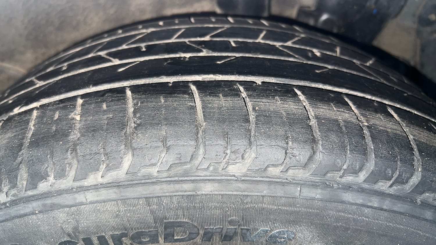 Used 2024 Hyundai i20 Sportz 1.2 MT Petrol Manual tyres LEFT REAR TYRE TREAD VIEW
