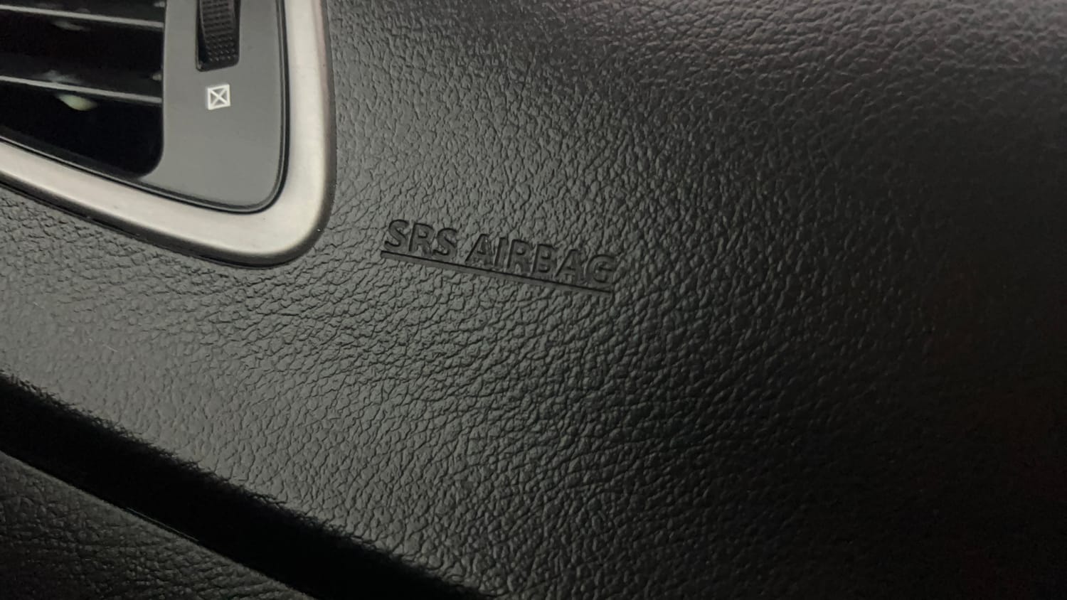 Used 2020 Maruti Suzuki Baleno Alpha Petrol Manual top_features Airbags