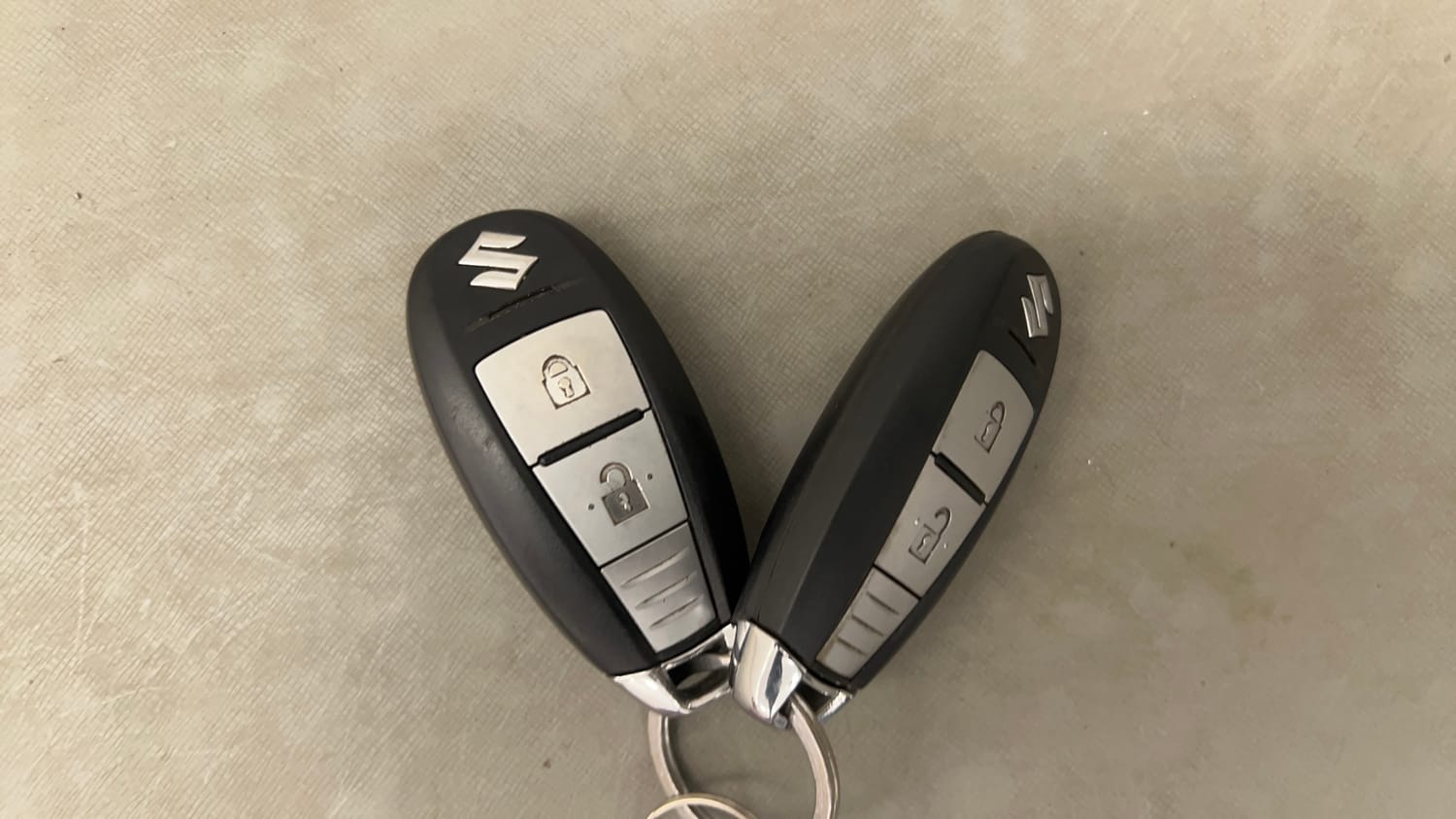 Used 2017 Maruti Suzuki Vitara Brezza ZDi+ Dual Tone Diesel Manual extra CAR KEY VIEW