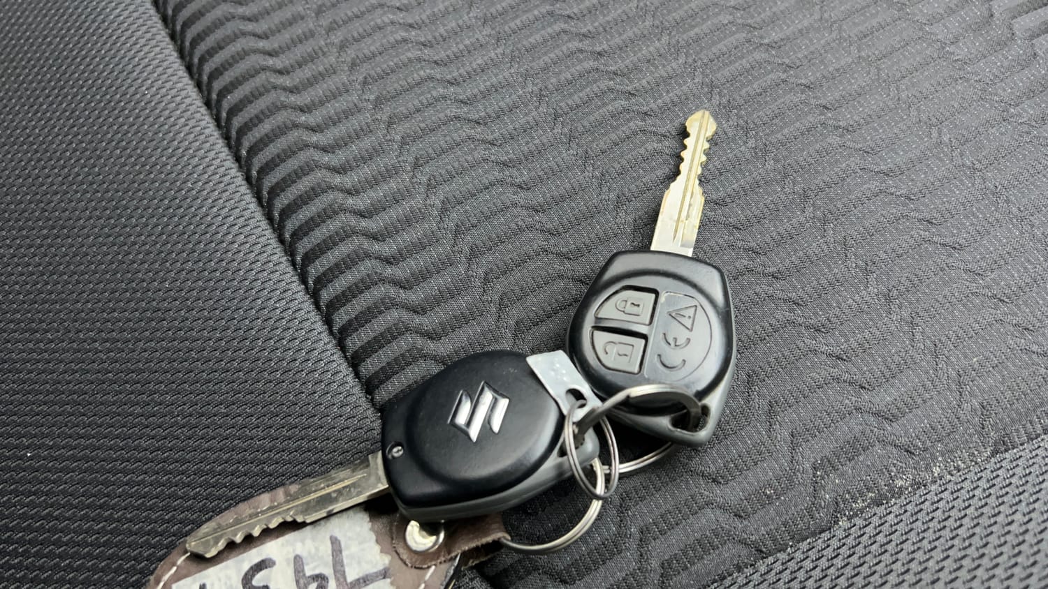 Used 2021 maruti-suzuki Vitara Brezza LXi Petrol Manual extra CAR KEY VIEW