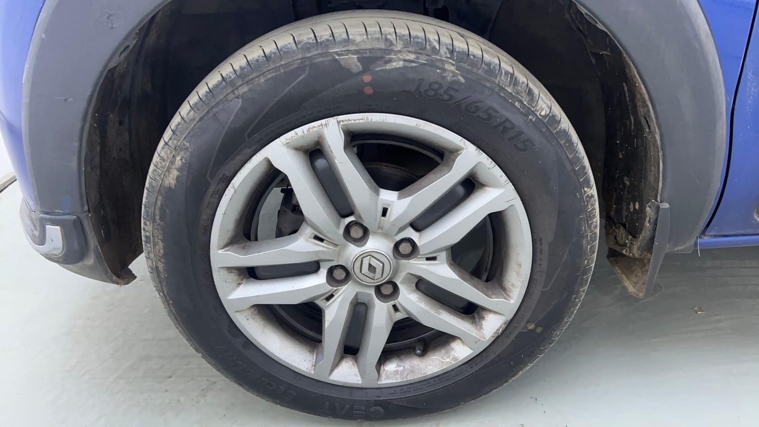 Used 2020 Renault Triber RXZ Petrol Manual tyres LEFT FRONT TYRE RIM VIEW