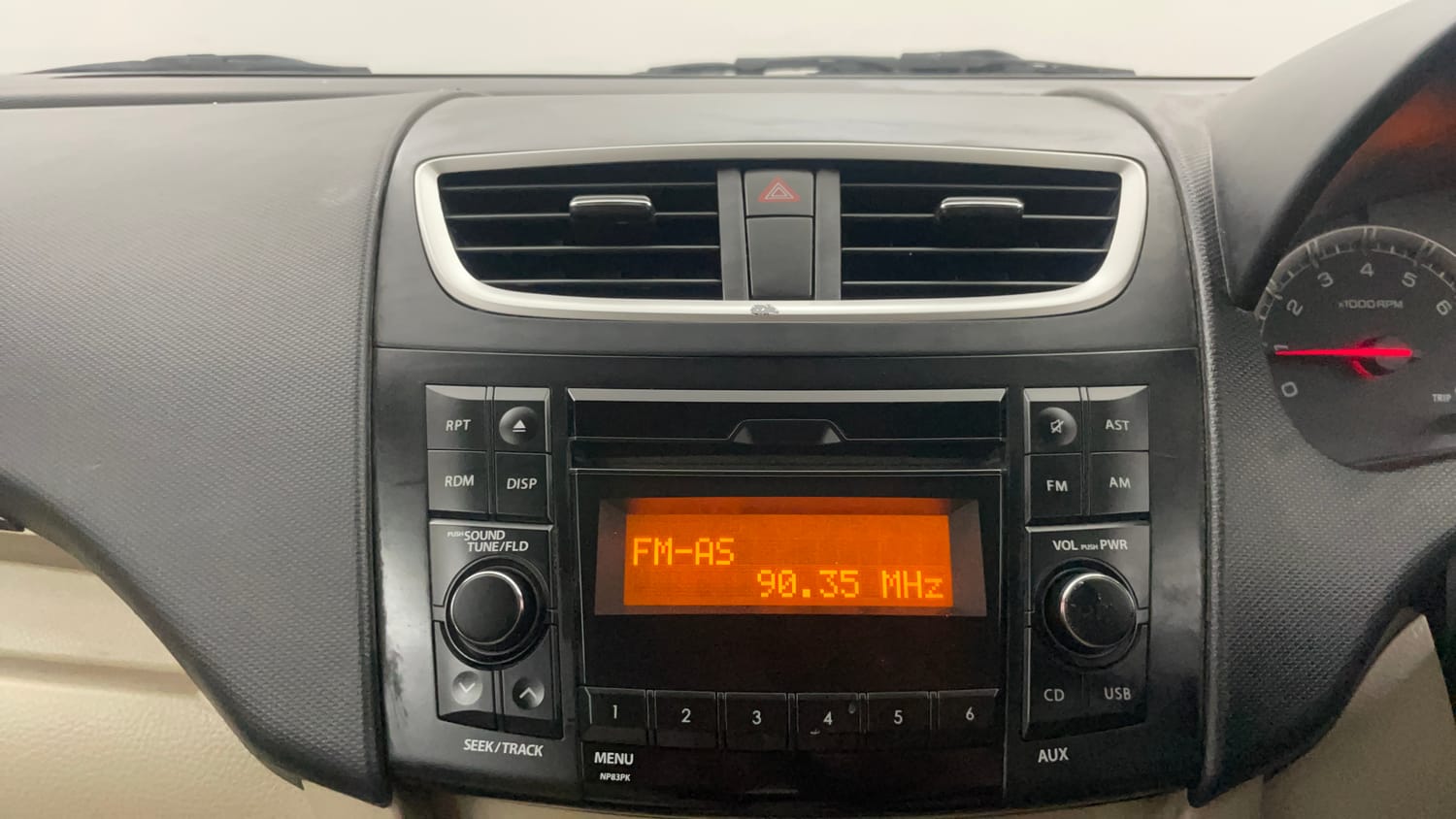 Used 2016 Maruti Suzuki Swift Dzire VXI Petrol Manual top_features Integrated (in-dash) music system