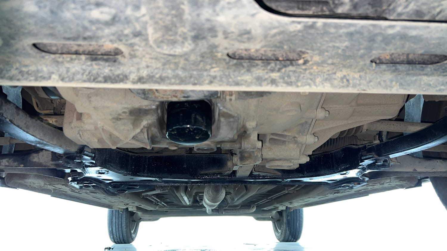 Used 2021 Nissan Magnite XE Petrol Manual extra FRONT LEFT UNDERBODY VIEW