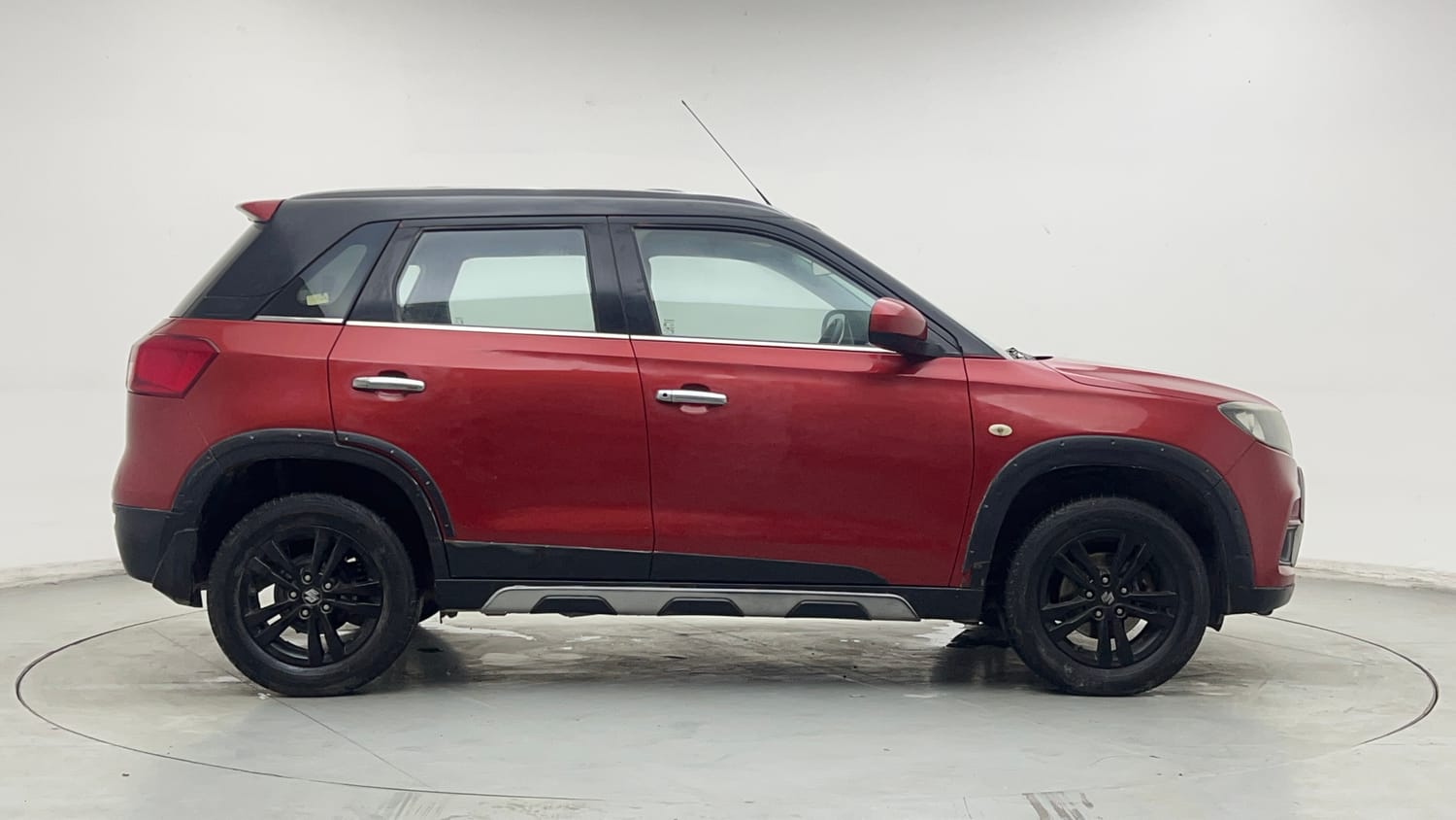 Used 2018 Maruti Suzuki Vitara Brezza [2016-2020] VDi Diesel Manual exterior RIGHT SIDE VIEW
