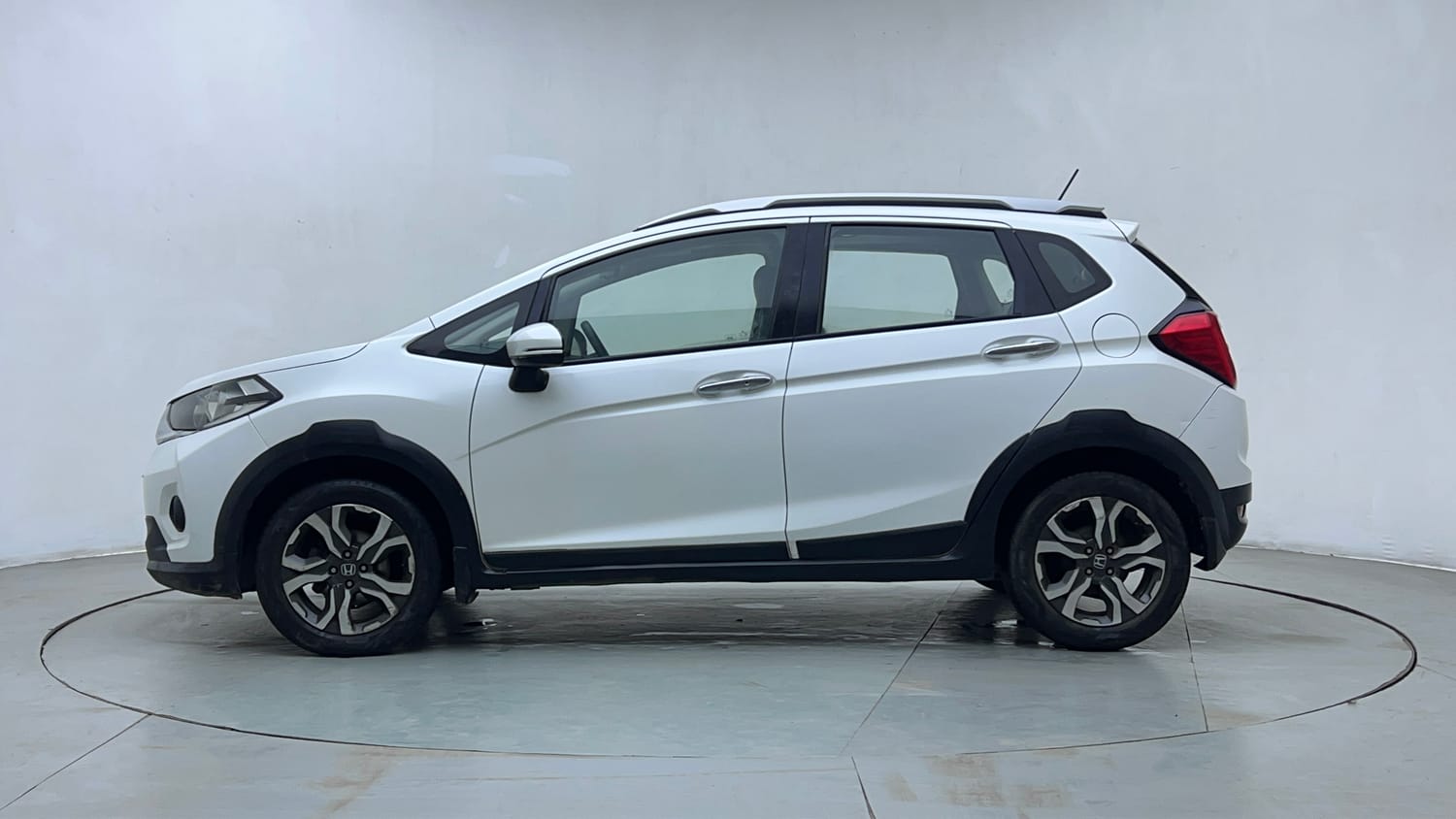 Used 2018 Honda WR-V VX MT Diesel Diesel Manual exterior LEFT SIDE VIEW